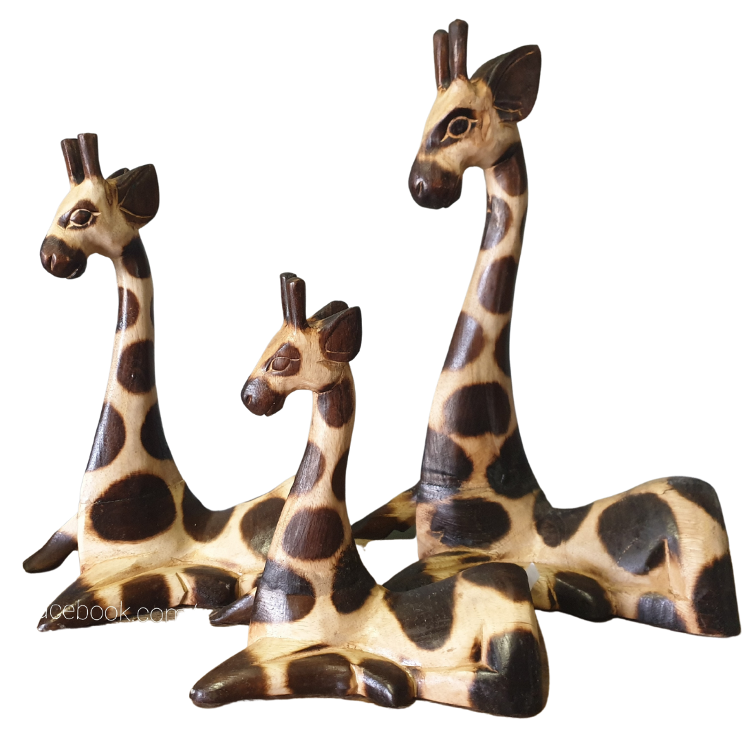 Giraffe Statues Sitting Style Set 