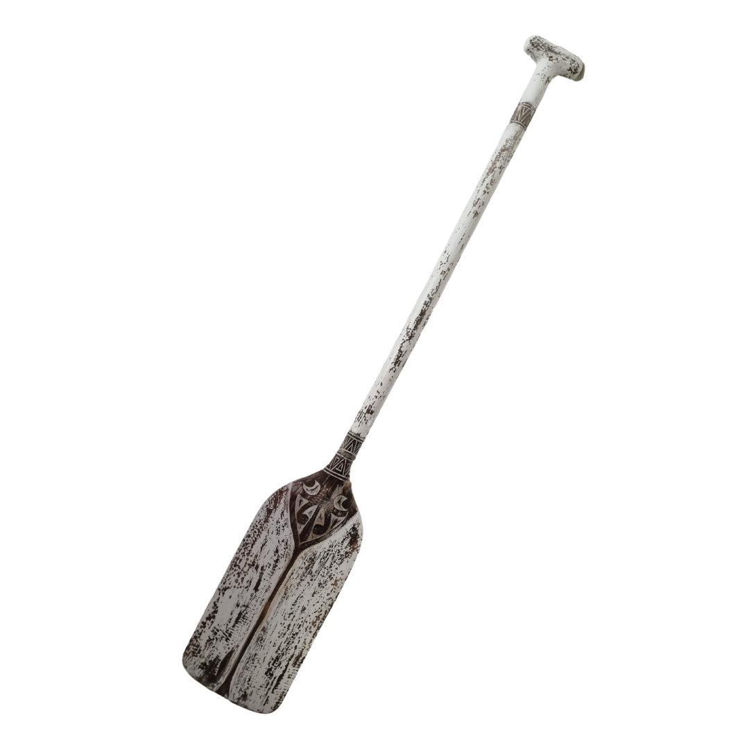 angle shot of the white wash paddle on a white back wall 