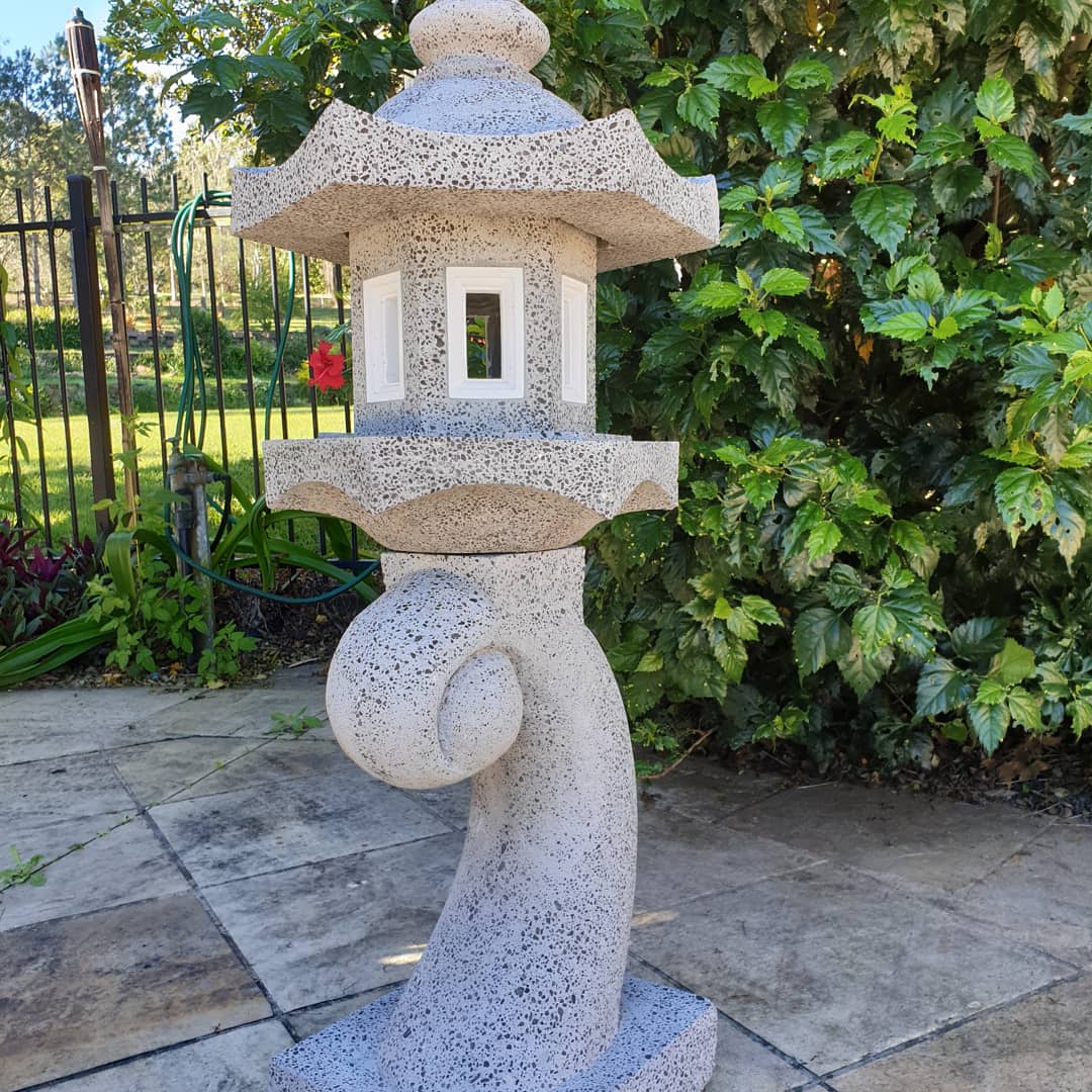 Japanese Style Garden Lantern